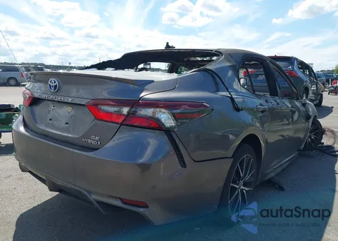 2021 Toyota Camry Se Hybrid z USA, uszkodzony, nr VIN 4T1S31AK0MU566675